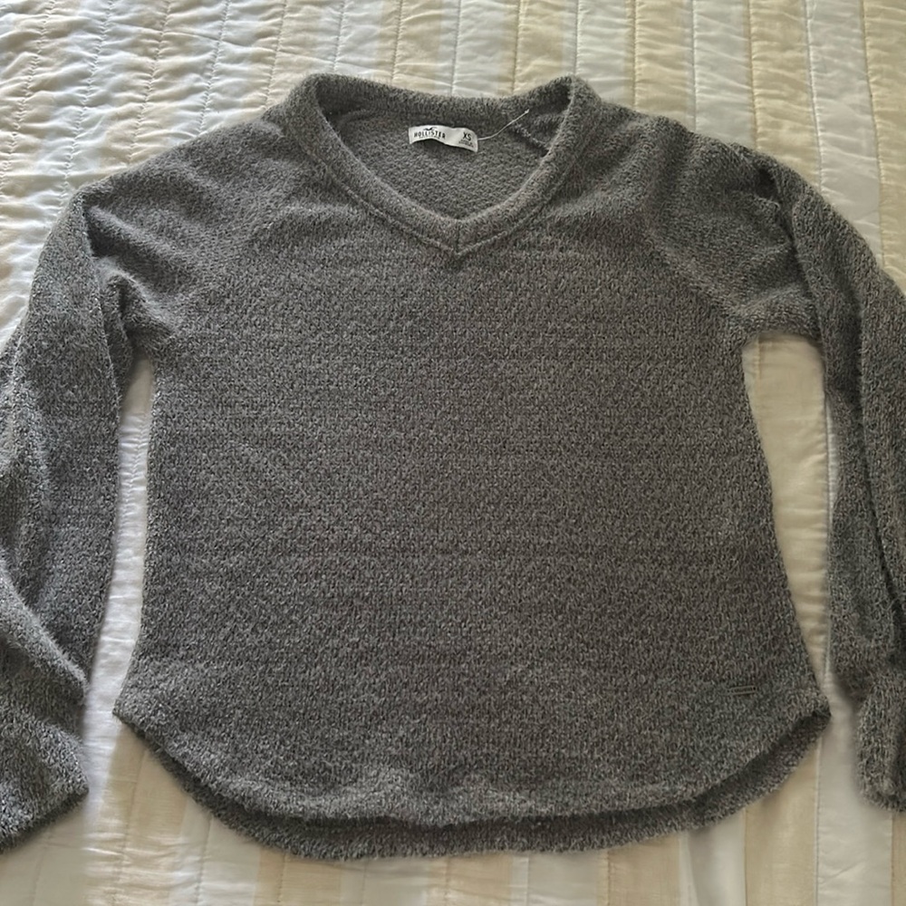 Cozy soft v-neck sweater women’s XS